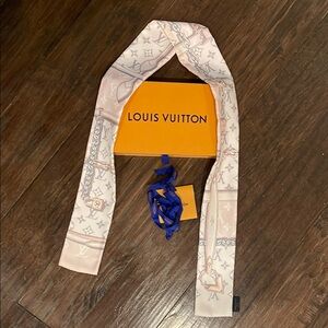 Louis Vuitton Monogram Confidential Bandeau Light Pink